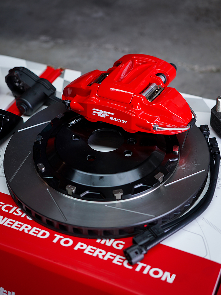 宝马X3刹车升级方案 | 前RF640六活塞后RF430机电一体四活塞 | 锐迪凡(RF RACER)