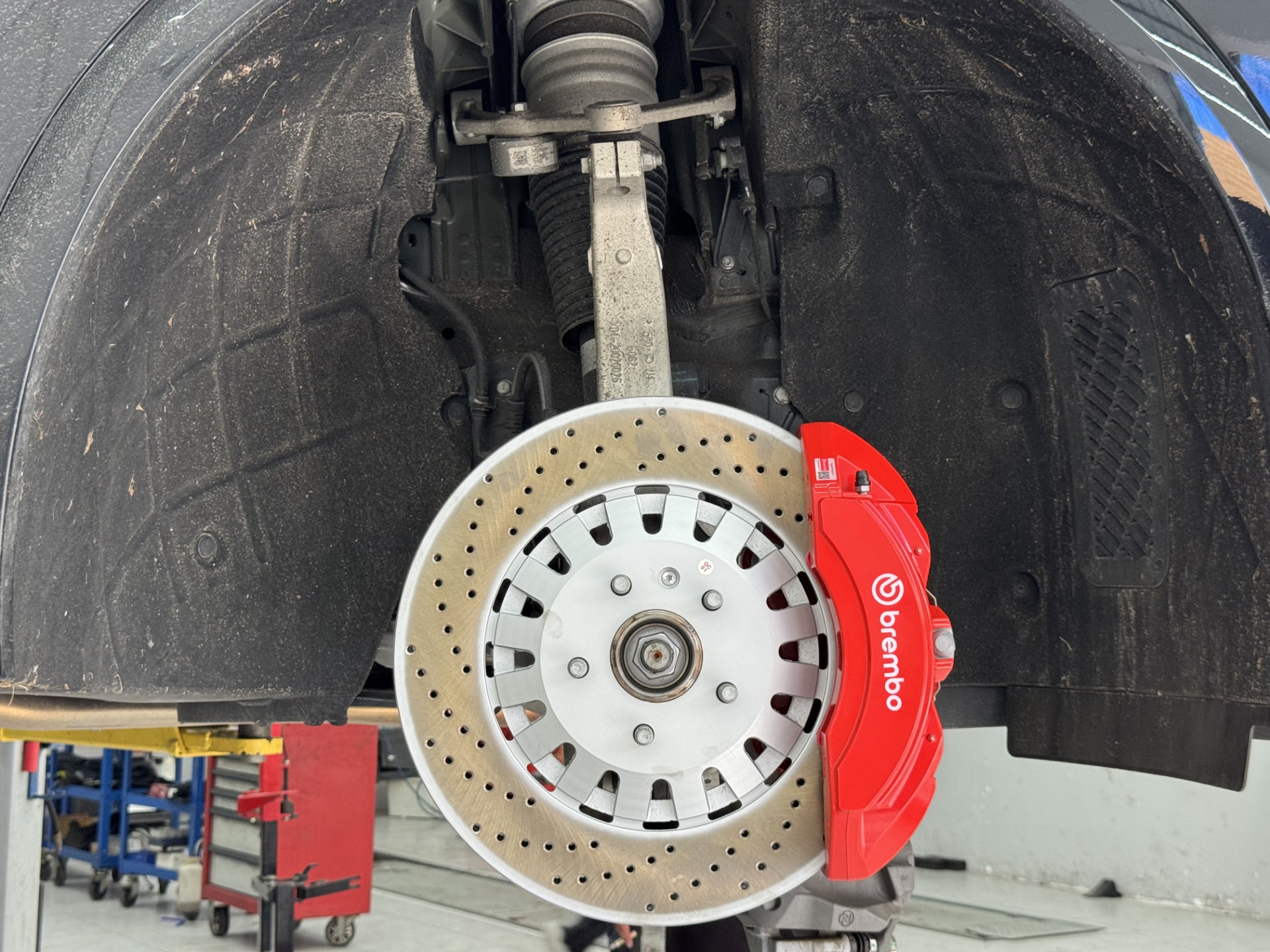 理想L7刹车升级方案 | Brembo F042前轮六活塞卡钳套件广州实装 | 锐迪凡(RF RACER)